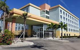 Allure Suites Of Fort Myers